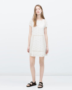 Vestido branco guipura - Zara: 39,95€