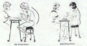 Até sentada, deves estar sempre atenta à posição que adotas