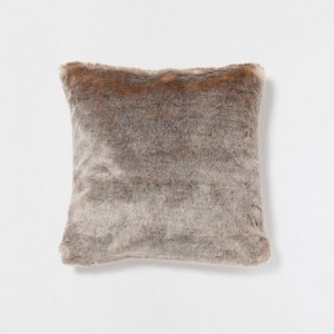 Almofada de pêlo cinzenta - Zara Home: de 3,99€ a 19,99€
