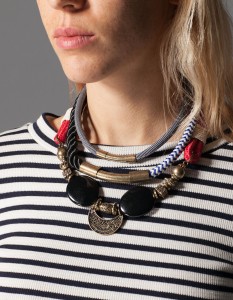 Colar multi-cordões - Stradivarius: 12,95€