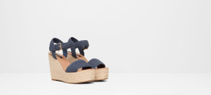 Sandálias com cunha de juta - Pull and Bear: 25,99€