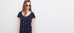 T-shirt básica com barquinhos estampados - Pull and Bear: 5,99€